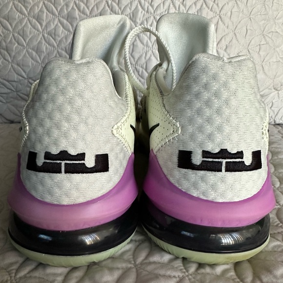Nike LeBron XVII Low “Spruce Aura” - Picture 3 of 7